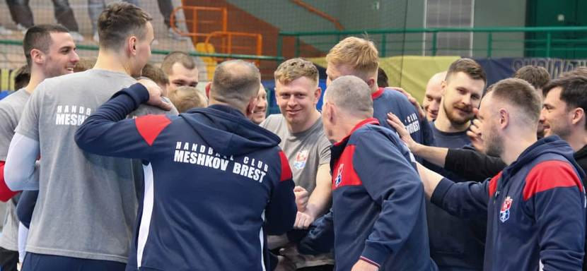 Беларусь. "Мешков Брест" готовится к принципиальному субботнему матчу со СКА под руководством Павла Башкина и Роландо Пушника