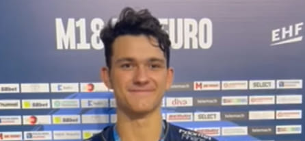 Разыгрывающий сборной Швеции Никола Роганович летом 2026 года перейдёт в "Гуммерсбах". За подписание игрока боролись также "Барселона" и "Веспрем"