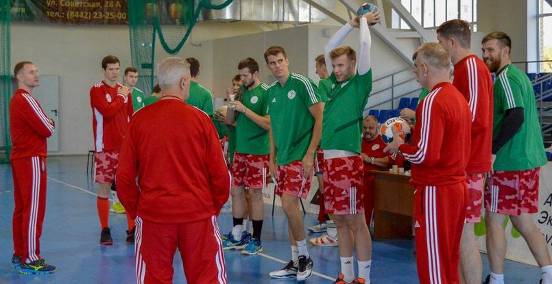 Суперлига. Гандболисты "Таганрога"-ЮФУ прибыли в Волгоград на матч с "Каустиком"