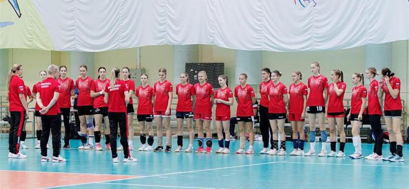 21 гандболистка вызвана в сборную России среди игроков не старше 17 лет для участия в девятых российско-китайских летних молодёжных играх