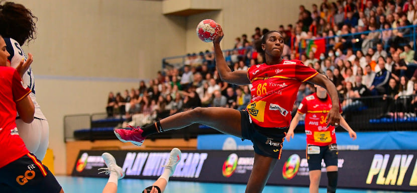 ЧЕ-2022. В последнем матче заключительного тура квалификации женского турнира сборная Испании разгромила команду Португалии