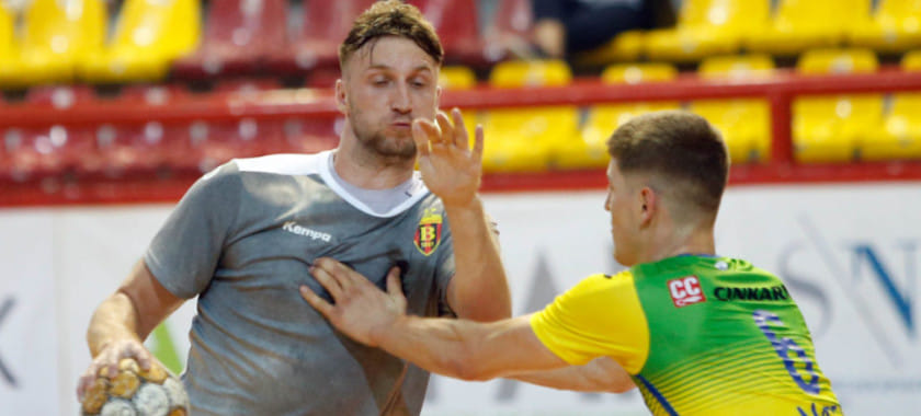 После победы в матче за Суперкубок Северной Македонии "Алкалоид" Кирила Лазарова удачно стартовал в чемпионате, дома победив "Вардар"