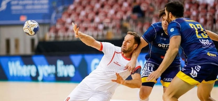 38-летний россиянин с испанским паспортом Александр Тюменцев сменил "Аль-Вехду" на "Эсперанс"