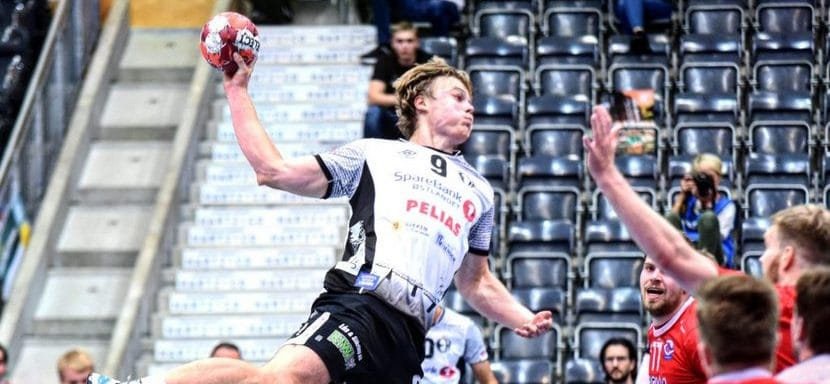 Франция. Левый полусредний Симен Петтерсен арендован "Иври" у норвежского "Эльверума"