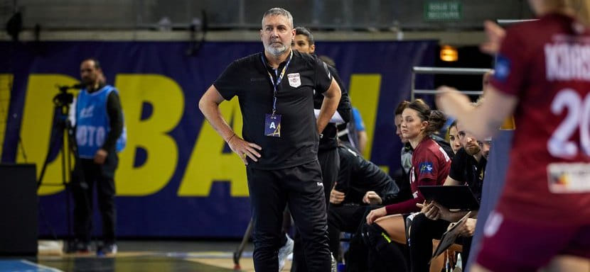 Румыния. Официально. Испанский специалист Карлос Вивер расстался с бухарестским "Рапидом", который приводил к чемпионскому титулу