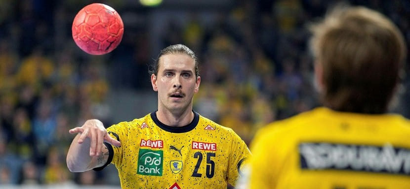 Бундеслига. Шведские легионеры "Райн Лёвен" Микаэль Аппельгрен и Олле Форселль Шефверт получили травмы на сборе в Австрии