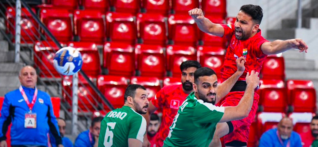 Чемпионат Азии. В Бахрейне стартовал мужской турнир. Сборная Ирака забросила индийцам больше полусотни мячей