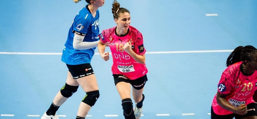 Румынский "Рапид" подписал норвежку Мину Хессельберг и подтвердил переход россиянки Виктории Шамановской