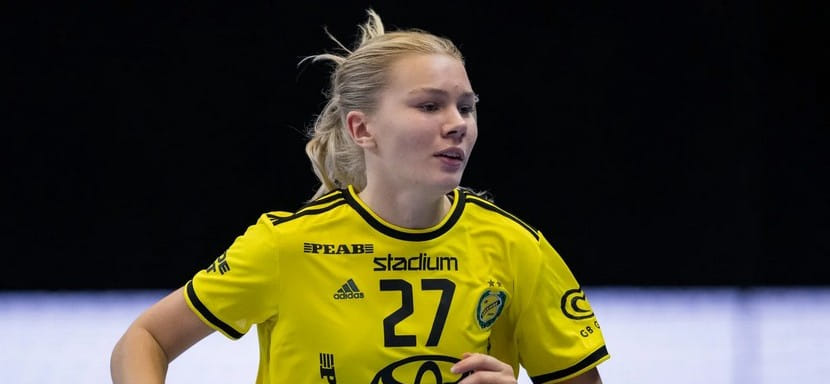 Правая полусредняя шведского "Севехова" Теа Кюльберг со следующего сезона будет выступать за датский "Икаст"