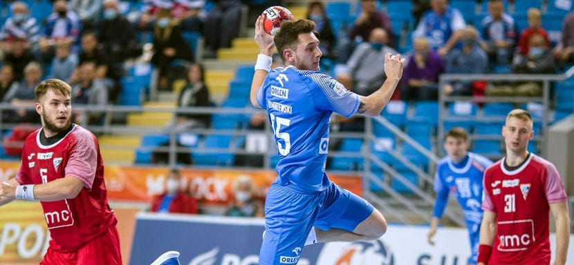 Польша. "Висла" россиян Житникова и Косоротова продлила контракт с правым крайним Кшиштофом Комажевским