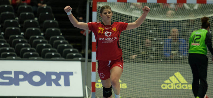 ЧМ-2021. Майда Мехмедович: "Мы не должны недооценивать белорусок, надо сыграть на максимуме"