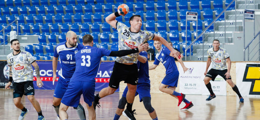 Суперлига. Защитник "Виктора" Роман Цокол был дисквалифицирован на один матч за опасный фол в игре с "Донскими Казаками"-ЮФУ