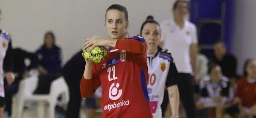 ЧЕ-2022. Левая полусредняя венгерского "Будаерша" Йована Йовович из-за травмы не поможет сборной Сербии в матчах со шведками