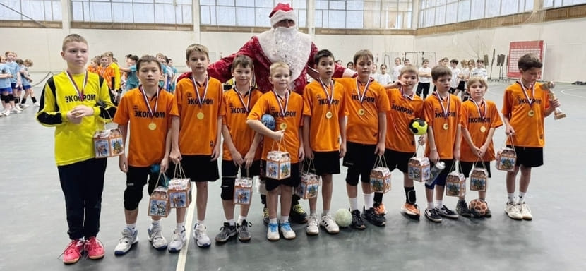 В Тольятти завершился предновогодний турнир среди детей. Его победителем стала команда из Усть-Кинельского