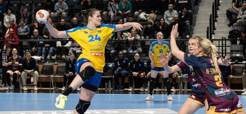 "Корона" из Брашова и "Вылча" вышли в четвертьфинальный раунд женского Кубка Румынии