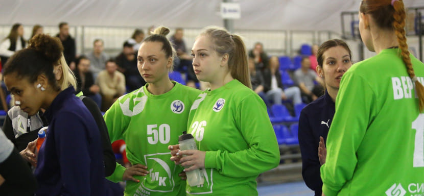 Мария Дувакина о работе с Екатериной Карабутовой: "Она настоящий тренер. Из зала почти не выходит, ещё занимается и с вратарями дубля"