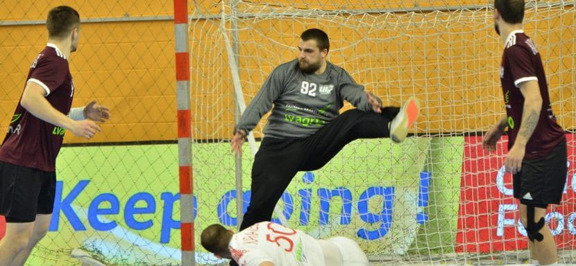 Швеция. Артурс Кугис: "Параллельно с гандболом помогаю брату в его компании, которая строит деревянные каркасные дома"