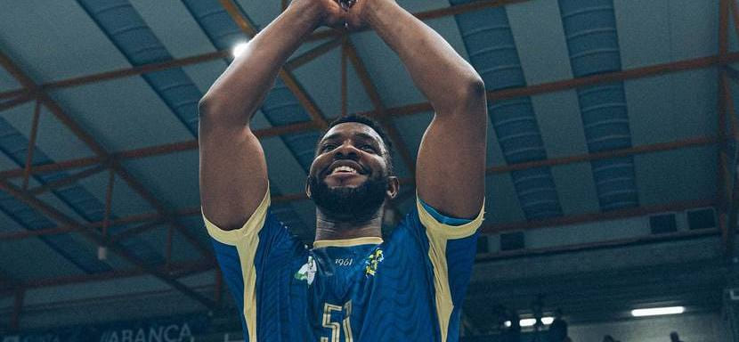 Франция. Португальский правый крайний "Кангаса" Женилсон Варела продолжит карьеру в "Лиможе"