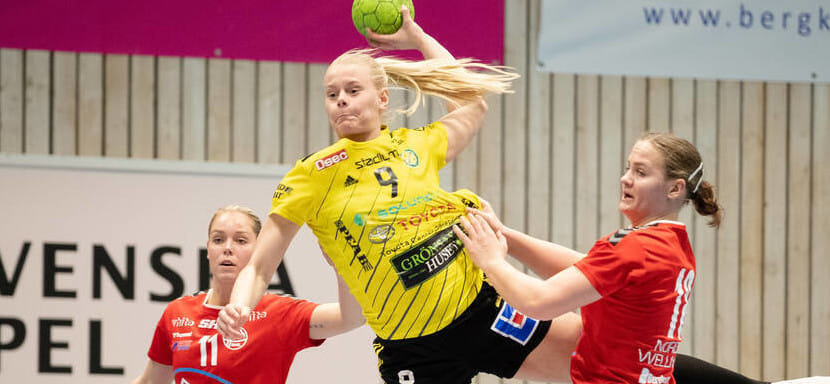 Delo Лига чемпионов. Нина Коппанг: "Восхищалась игрой Стине Офтедал и Нуры Мерк, а сейчас играю против них. Это немного сюрреалистично"