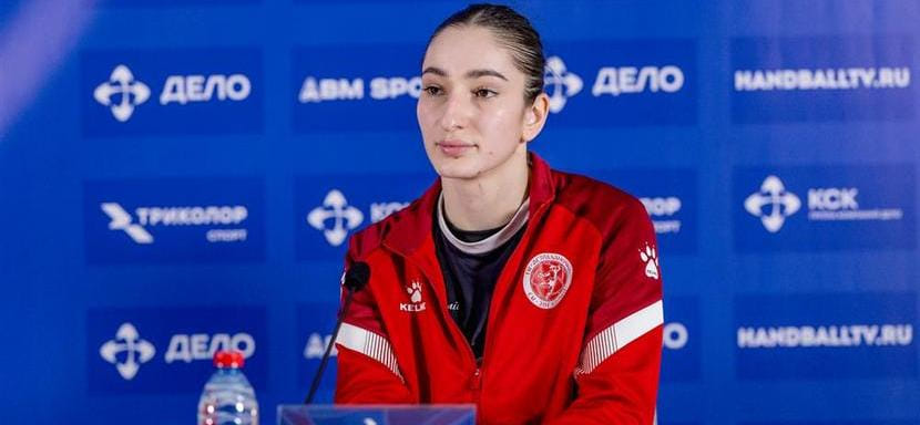 Оксана Бессалая: "От большого желания начал выскакивать мяч из рук, перестали забрасывать, и от этого пошла какая-то неуверенность"