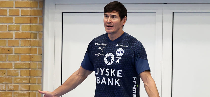 Дания. Главный тренер Якоб Ларсен пролонгировал трудовое соглашение с "Нюкёбингом"