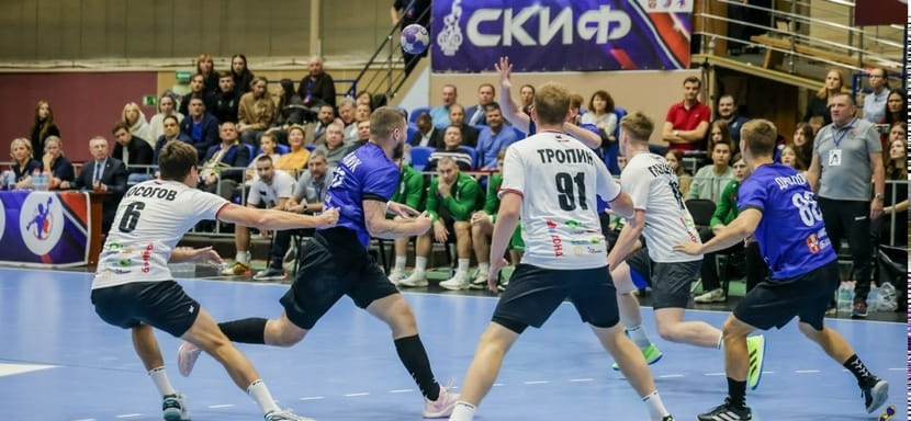 В утешительном турнире мужского чемпионата омский "Скиф" принимает "Каустик", а астраханское "Динамо" сыграет в Саратове