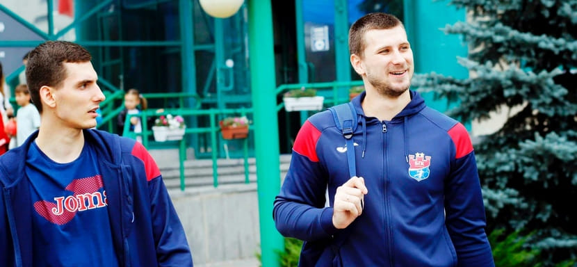 Беларусь. 16 гандболистов “Бреста” отправились в Минск на матч со СКА. Батист Бонфон избежал травмы