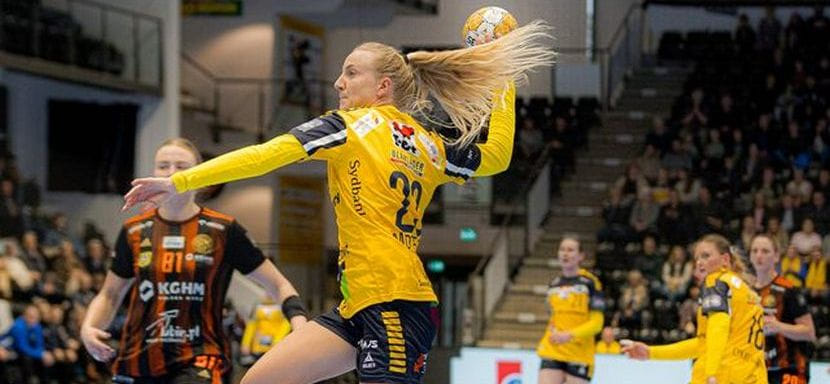 Дания. Левая крайняя Трине Мортенсен после этого сезона расстанется с "Икастом", за который играет с 2022 года