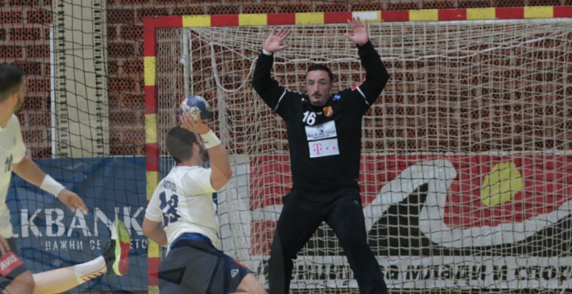 Балканы. Официально. В северомакедонский "Вардар" вернулись вратарь Борко Ристовски и полусредний Марко Мишевски