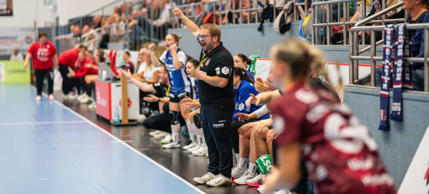 "Блобмерг-Липпе" обыграл "Бенсхайм" и остался единственной командой без потерь в бундеслиге. "Тюрингер" и "Боруссия" на 6-м и 7-м местах