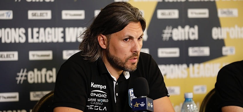 Румыния. Официально. Адриан Василе покинул пост главного тренера женского "Бухареста"