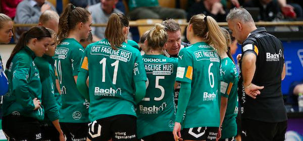 Дания. Стартовал женский чемпионат страны. В споре фаворитов "Виборг" на выезде нанес поражение "Эсбьергу"