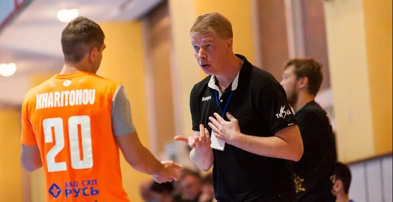 Кубок вызова. Сергей Кленов: "Гандболисты считают, что словаки по манере игры похожи на "Слогу". А я вижу сходство с "Акбузатом"