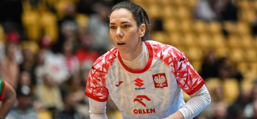 Правая полусредняя "Глории Бистрицы" и сборной Польши Моника Кобылиньска продолжит карьеру в "Дебрецене"