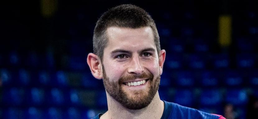 Линейные Антонио Базан и Оскар Грау продолжат защищать цвета "Барселоны"