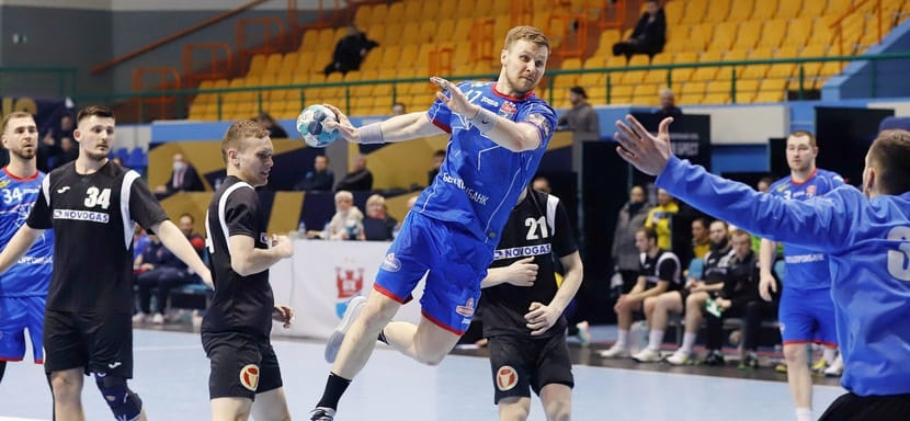 Беларусь. Линейный "Мешкова Бреста" и национальной сборной Артем Сельвесюк порвал "кресты" в матче чемпионата с "Гомелем"