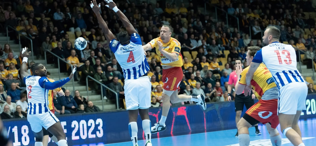 Лига чемпионов. Мяч Симона Пютлика на последних минутах принёс датскому "Гудме" минимальную домашнюю победу над "Порту"