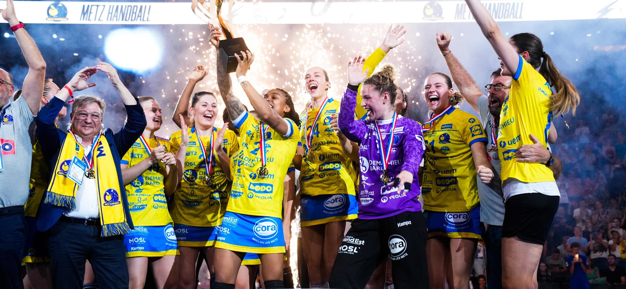 Франция. "Мец" c Валерией Масловой в составе оформил в сезоне дубль: вслед за чемпионатом он выиграл Кубок, разгромив в финале "Пари-92"