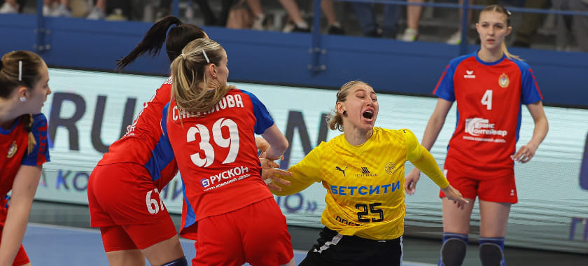 Предсказуемые разочарования "Лады", очарование Шкитиной и нужен ли плей-офф в таком виде? Мнения о сезоне-2024/25