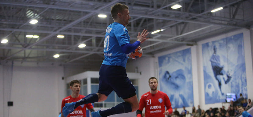 Суперлига. Крайний "Невы" Кирилл Воронин: "Пермские Медведи"? Хорошо играют, быстро бегут. Сложная игра будет, очень сложная"