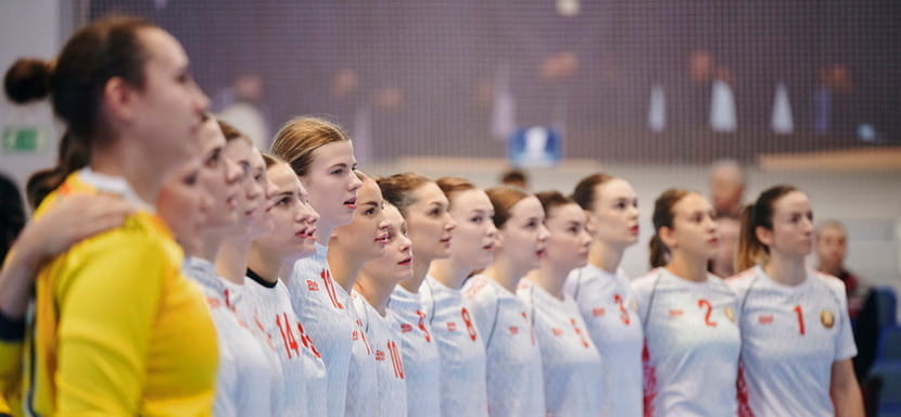 Тренировку для женской сборной Беларуси, находящейся на УТС под Минском, провела представительница современного пятиборья (ВИДЕО)
