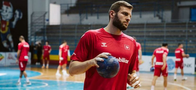 ЧЕ-2024. Линейный "Штутгарта" и сборной Швейцарии Самуэль Рётлисбергер пропустит топ-турнир из-за травмы руки