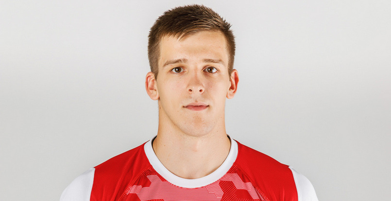 Суперлига. Левый крайний Денис Полтавский продолжит защищать цвета "Таганрога"-ЮФУ