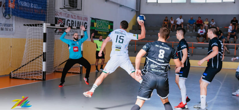 СЕХА-лига. 48-летний чех российского происхождения Александр Радченко провел два матча 1/4 финала в составе "Татрана"