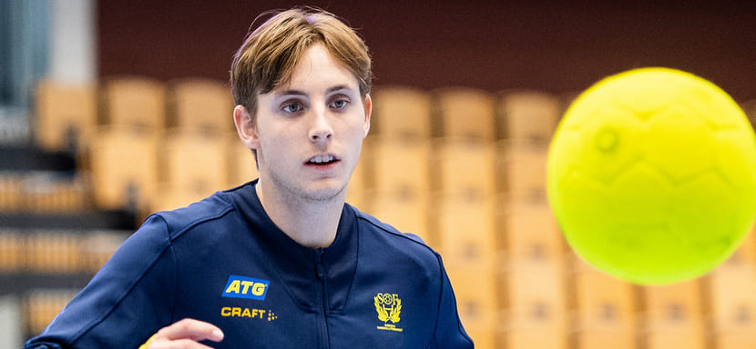 ЧЕ-2022. Правый крайний Исак Перссон из-за травмы покинул расположение сборной Швеции