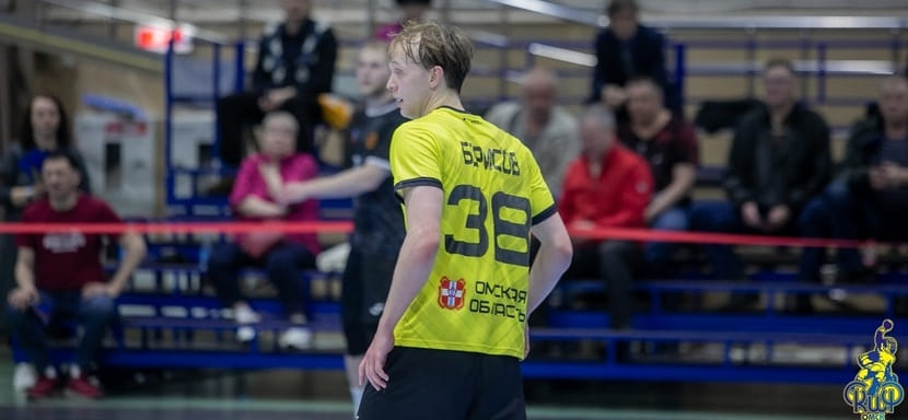 Правый крайний Филипп Борисов расстался с победителем высшей лиги омским "Скифом"