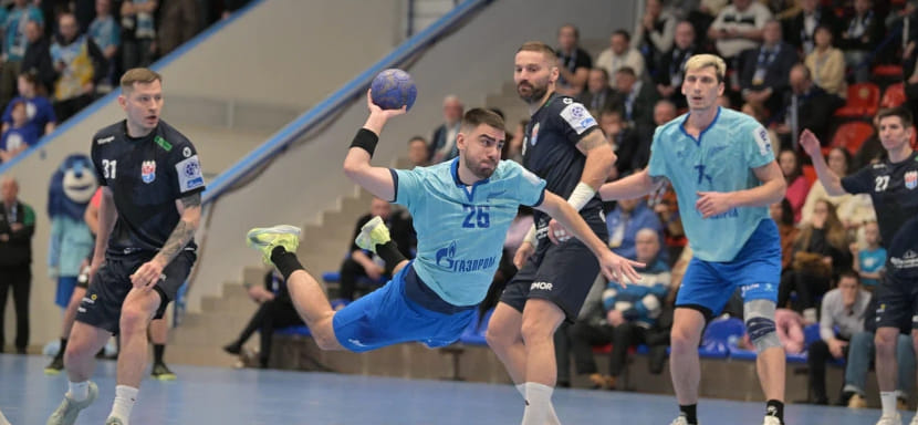 "Зенит" в Санкт-Петербурге одержал уверенную победу над БГК и сравнялся по набранным баллам с минским СКА и "Чеховскими медведями"