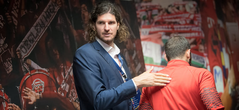 Лига чемпионов. Ласло Надь: "И "Веспрем", и "Барса" сделают ставку на качественную игру в обороне. Глупые ошибки сыграют большую роль"