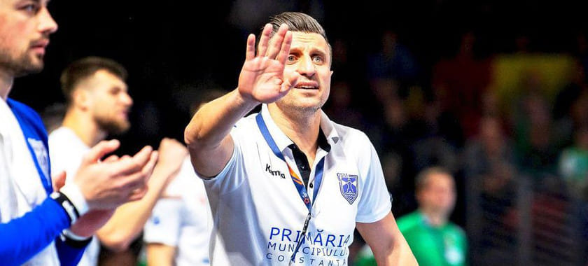 Дело о драке тренера "Тимишоары" Джордже Бурича с игроком на скамейке во время матча передано в Дисциплинарную комиссию (ВИДЕО)