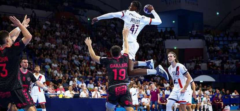 Три клуба элитной французской лиги "Иври", "Ренн" и "Кретей" завершили борьбу за Кубок страны на стадии 1/16 финала